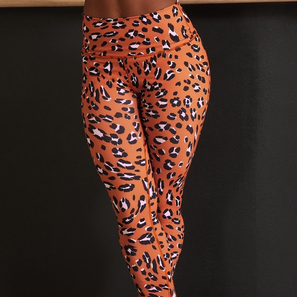 FABLETICS - Define High-Waisted 7/8 Leopard Leggings